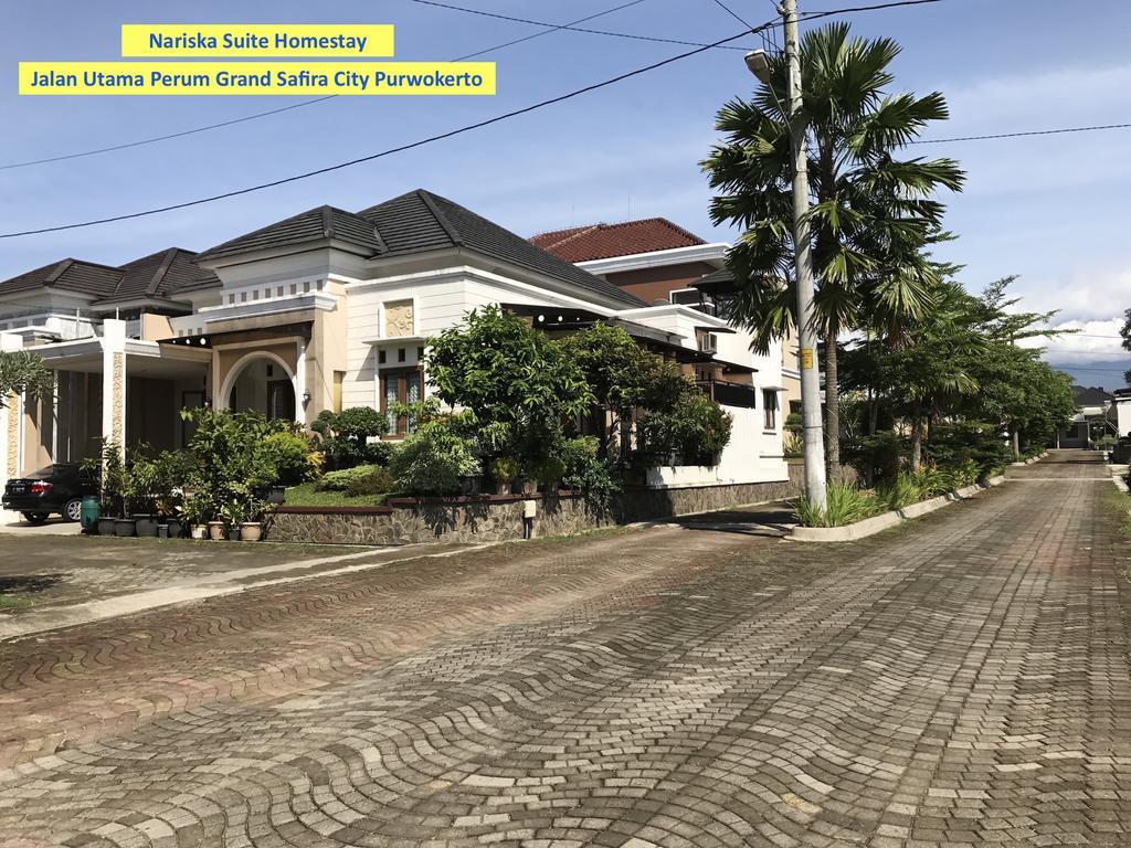 Nariska Suite Homestay 푸르워케르토 외부 사진